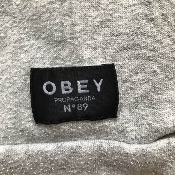 OBEY Propaganda Light Grey Crewneck - Picture 6 of 6